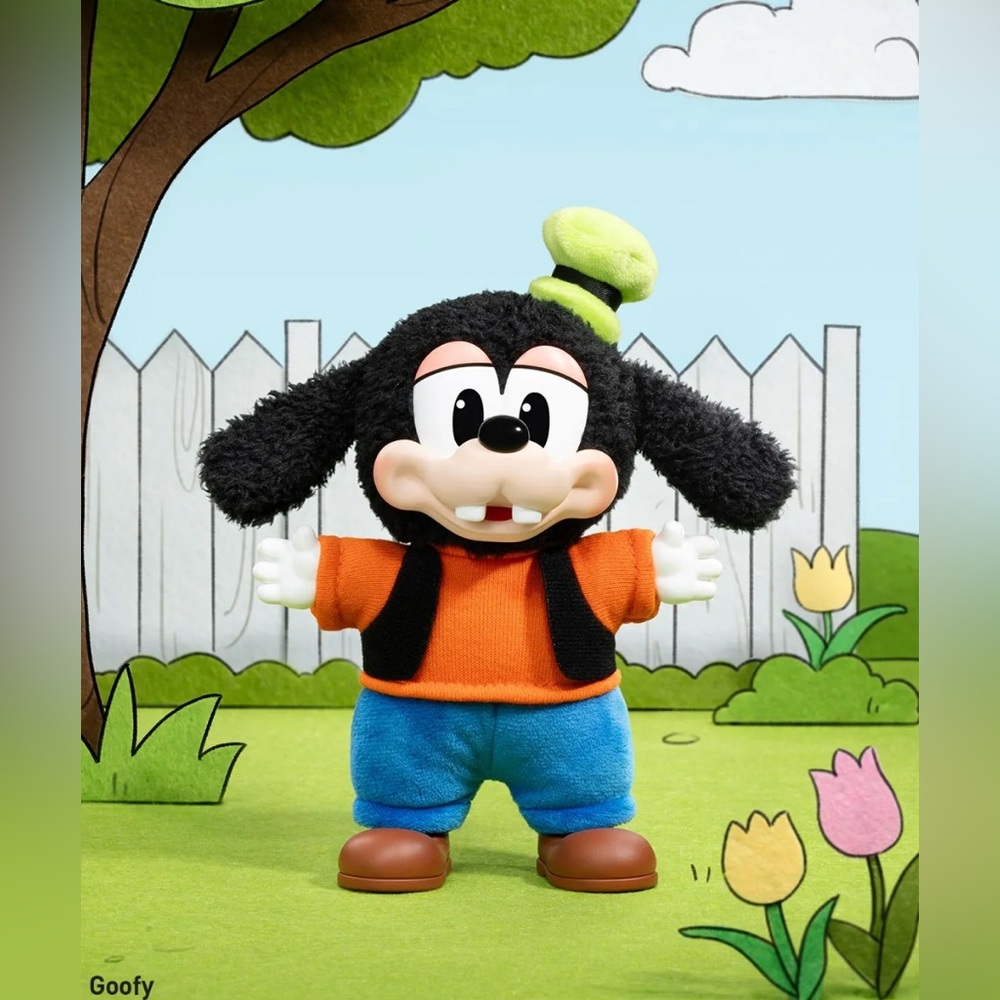 Pop Mart Mickey Family - GOOFY 😜 Plush Keychain